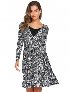 

Black Long Sleeve Print Patchwork V Neck Dress, Multicolor