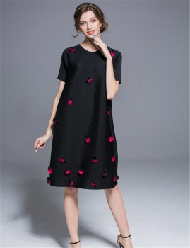

KK2 Three-dimensional Flowers Attached Solid T-Shirt Dress, Multicolor